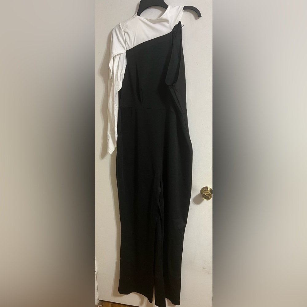 NEW: FHQ Collection Black & White One Sleeve Jumper